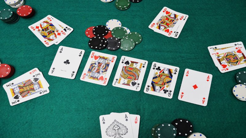 Poker FB88: Kinh nghiệm chơi bài poker trực tuyến dễ thắng 3 Môi trường an toàn, công bằng
